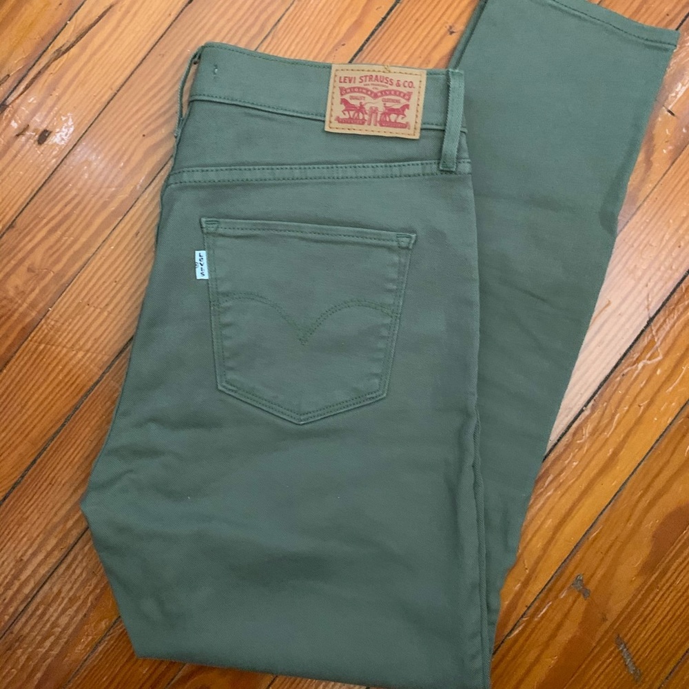 Levi’s 311 Shaping Skinny Olive Green